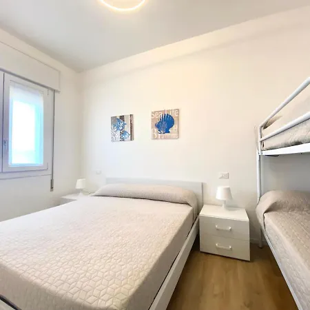 Maria Luisa - Piazza Mazzini - 30 Mt Dal Mare - * Lido di Jesolo